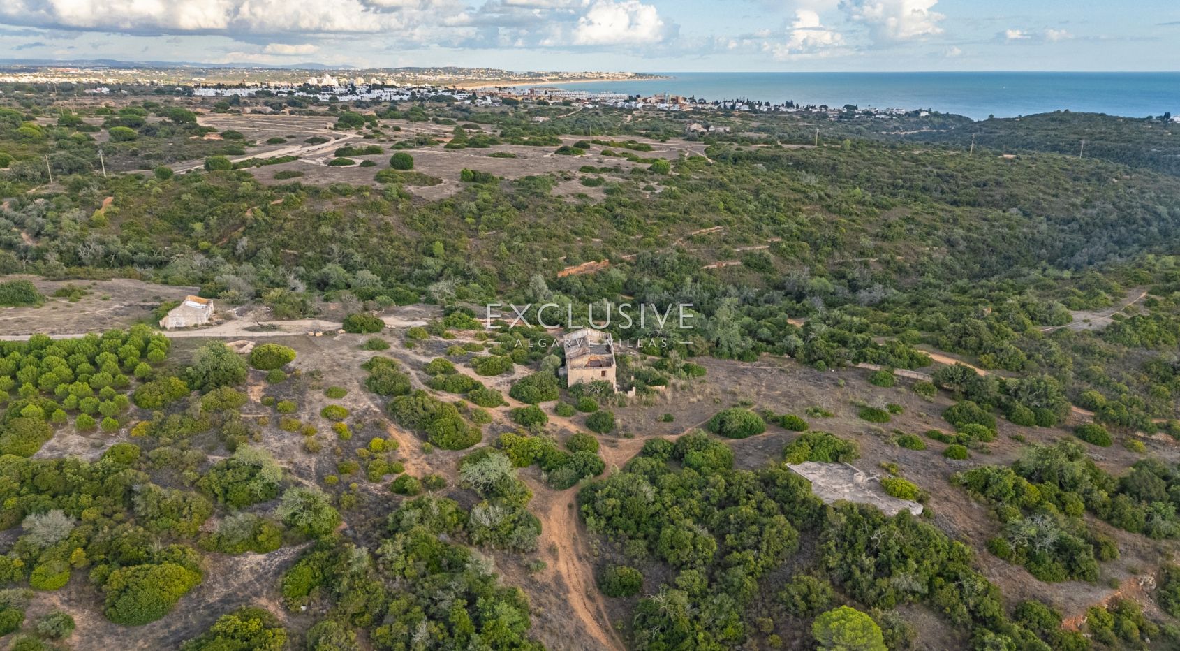 Large plot in Porches with Ruin, Algarve