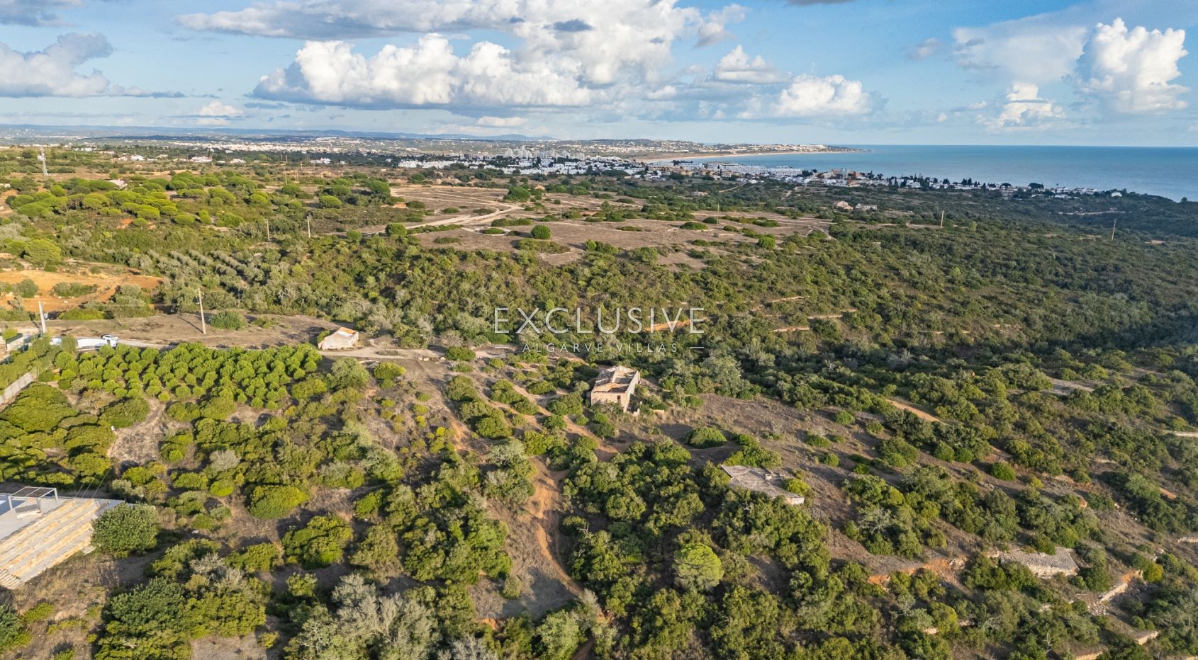 Large plot in Porches with Ruin, Algarve