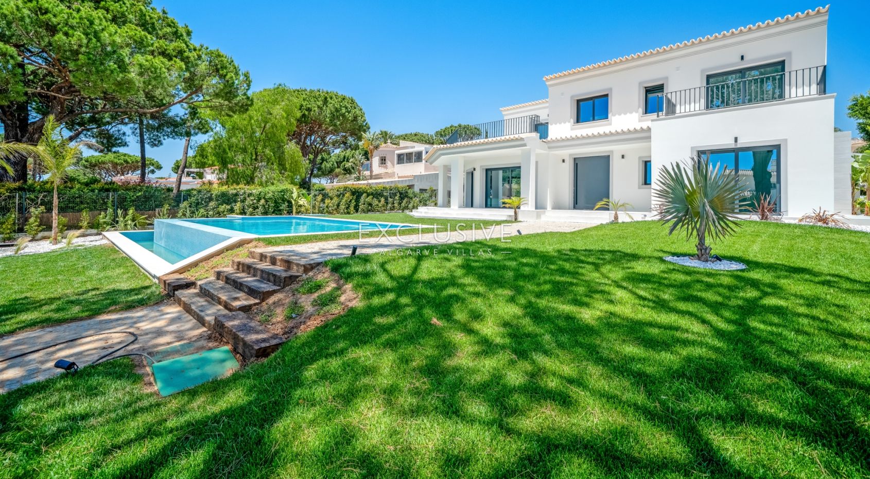 4-Bedroom Luxury Villa – Fully Renovated in Vilamoura