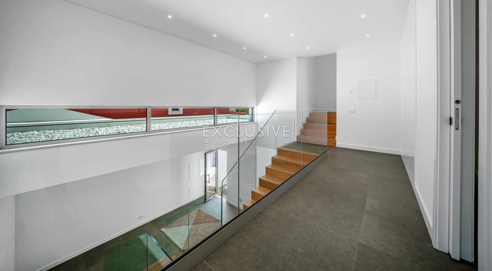 Contemporary Brand new 4 Bed Villa in Lagos, 1,5km to Porto de Mós beach