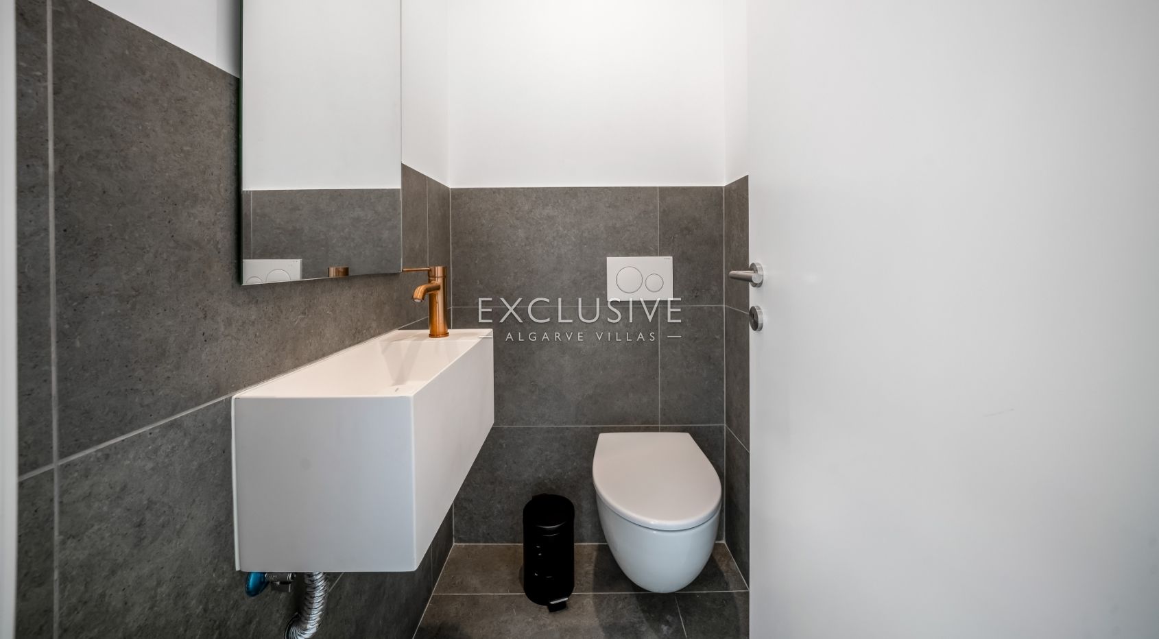 Contemporary Brand new 4 Bed Villa in Lagos, 1,5km to Porto de Mós beach
