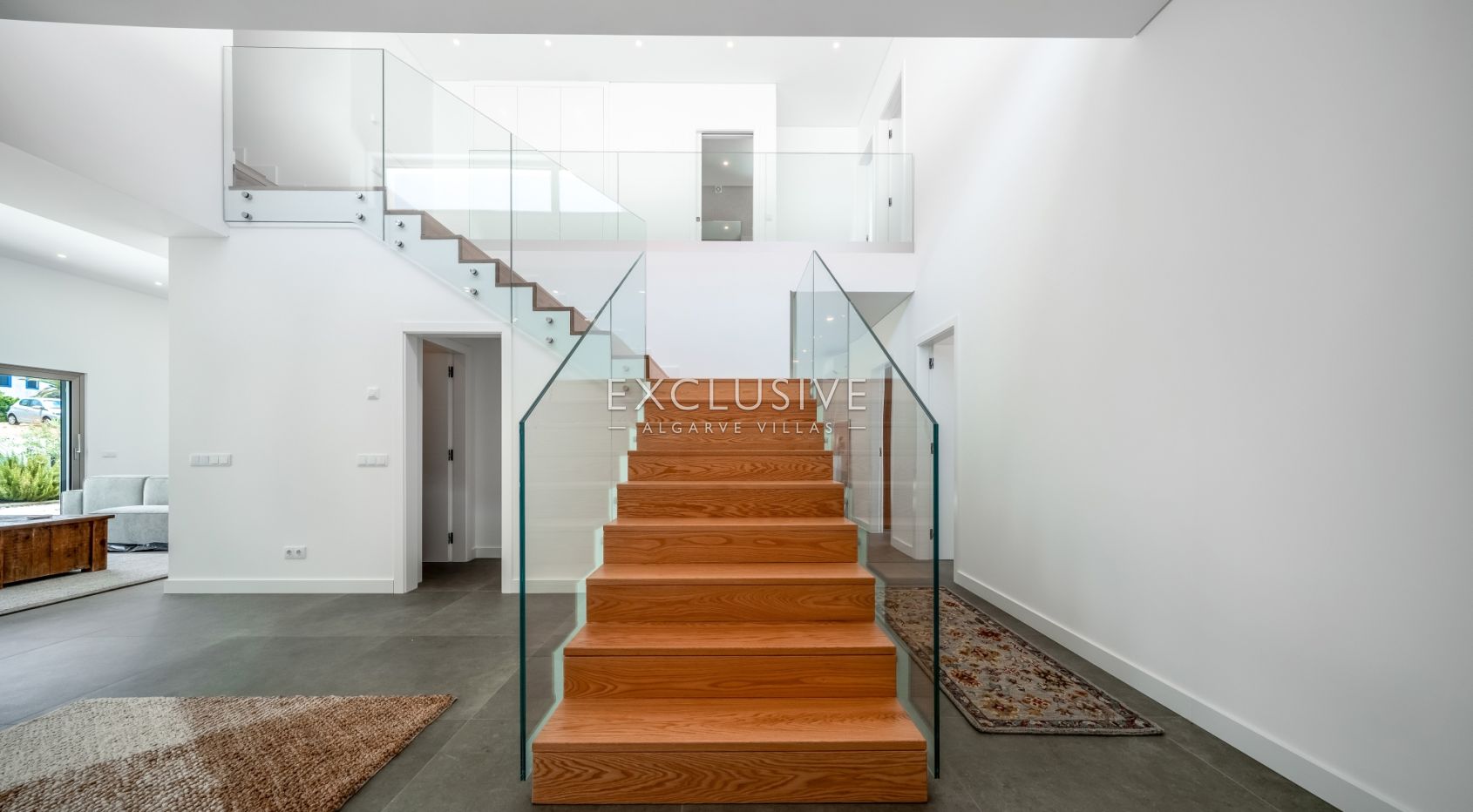 Contemporary Brand new 4 Bed Villa in Lagos, 1,5km to Porto de Mós beach