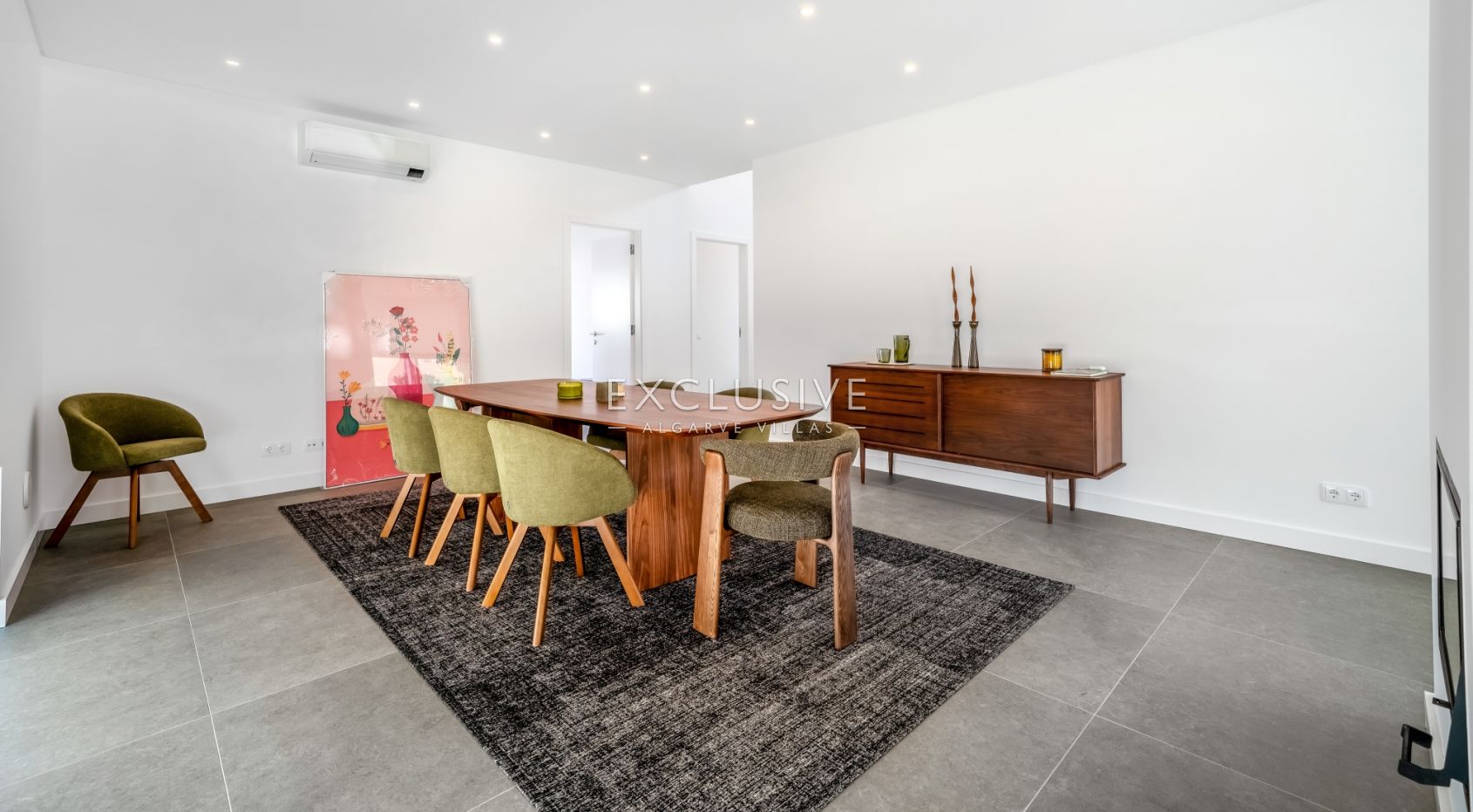 Contemporary Brand new 4 Bed Villa in Lagos, 1,5km to Porto de Mós beach