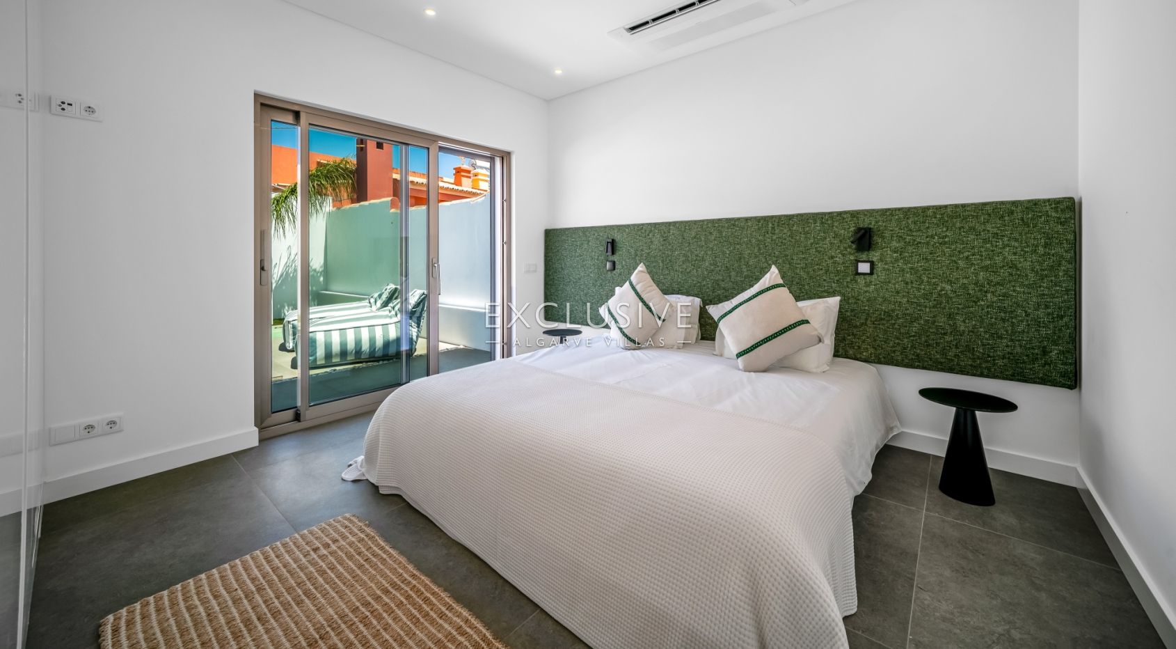 Contemporary Brand new 4 Bed Villa in Lagos, 1,5km to Porto de Mós beach