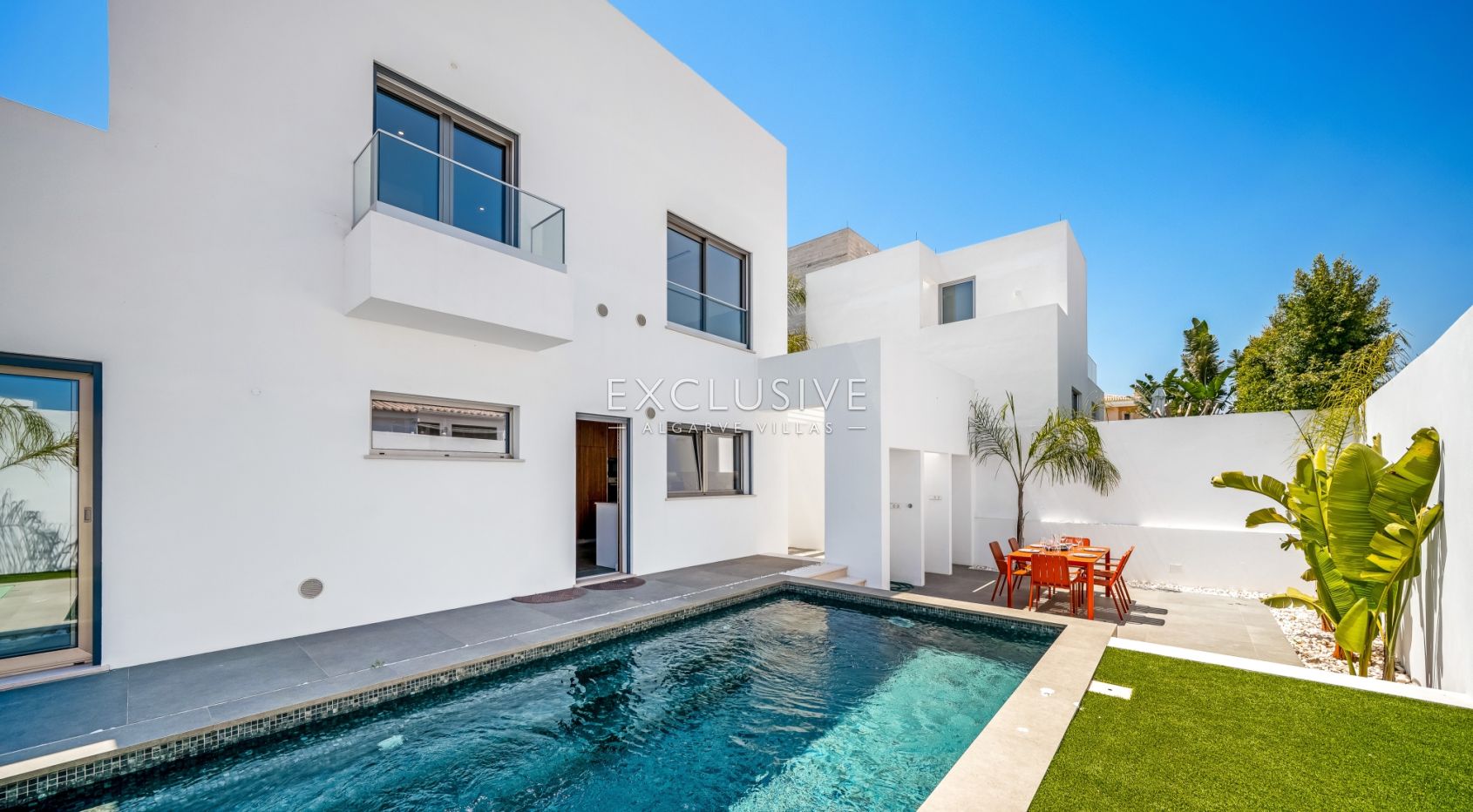 Contemporary Brand new 4 Bed Villa in Lagos, 1,5km to Porto de Mós beach