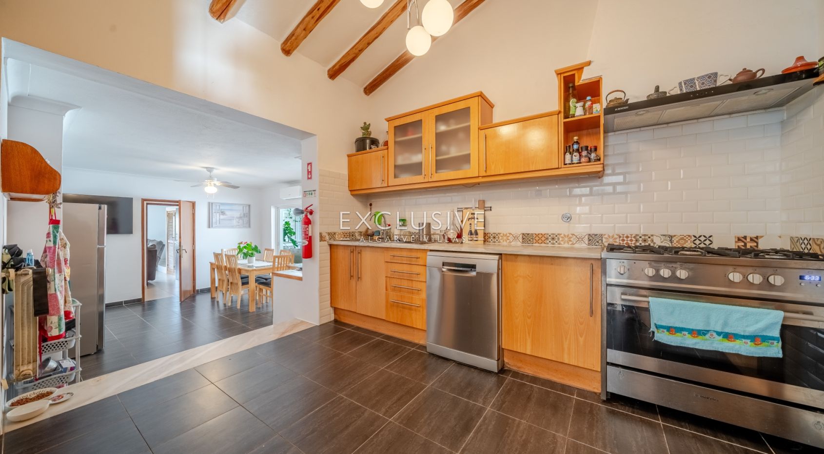 Panoramic Sea-View Villa in Carvoeiro — 6 Bedrooms, Heated Saltwater Pool, Tennis Court & Walk to To