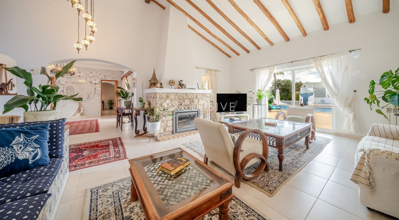 Panoramic Sea-View Villa in Carvoeiro — 6 Bedrooms, Heated Saltwater Pool, Tennis Court & Walk to To