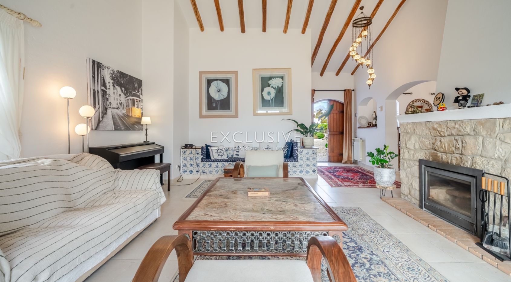 Panoramic Sea-View Villa in Carvoeiro — 6 Bedrooms, Heated Saltwater Pool, Tennis Court & Walk to To