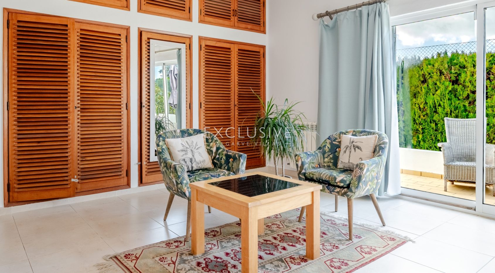 Panoramic Sea-View Villa in Carvoeiro — 6 Bedrooms, Heated Saltwater Pool, Tennis Court & Walk to To