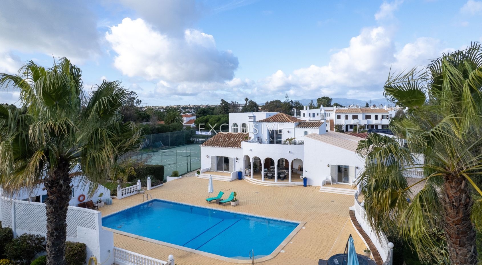 Panoramic Sea-View Villa in Carvoeiro — 6 Bedrooms, Heated Saltwater Pool, Tennis Court & Walk to To