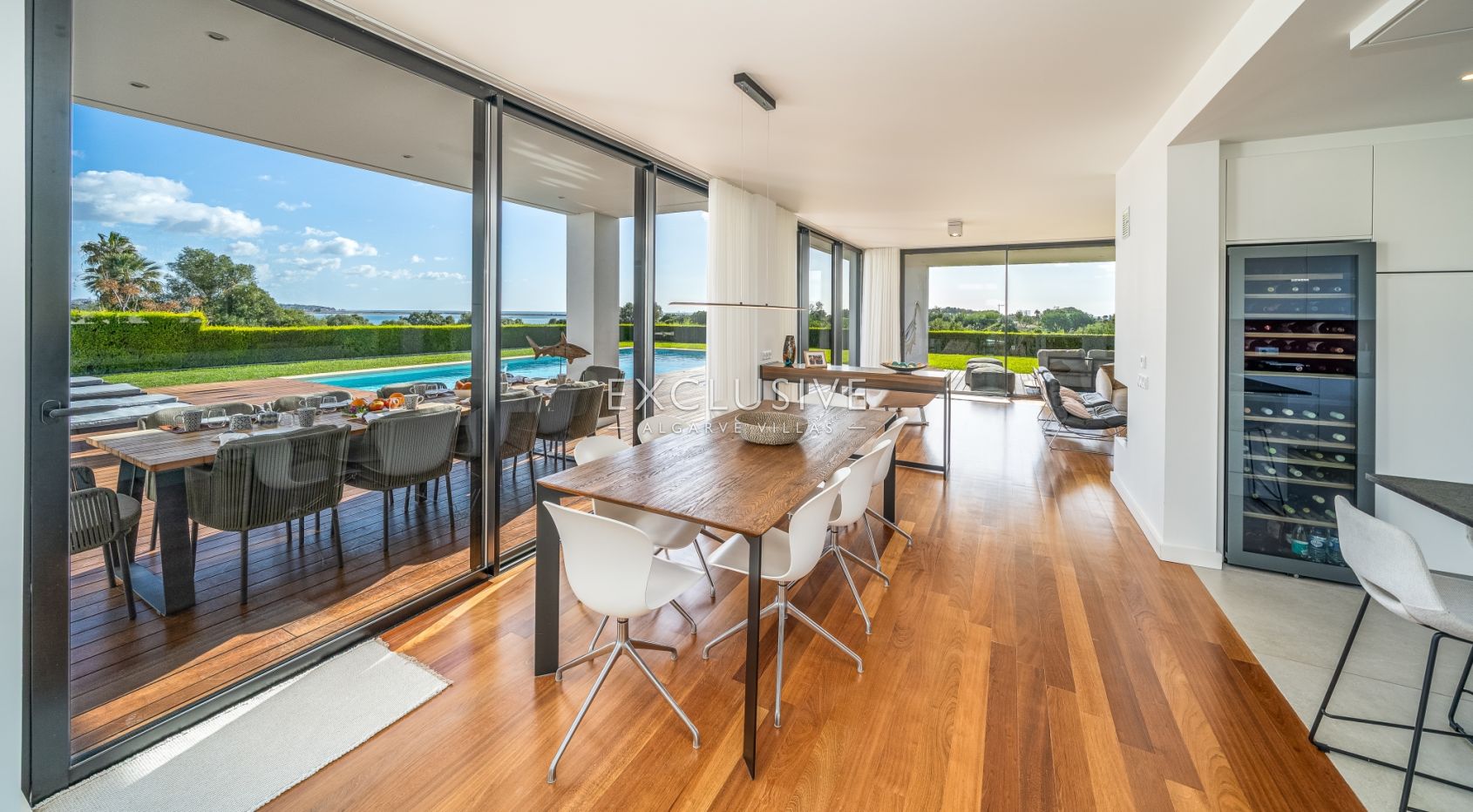 Elegant Villa with Exceptional Views & Direct Palmares Golf Access, Algarve