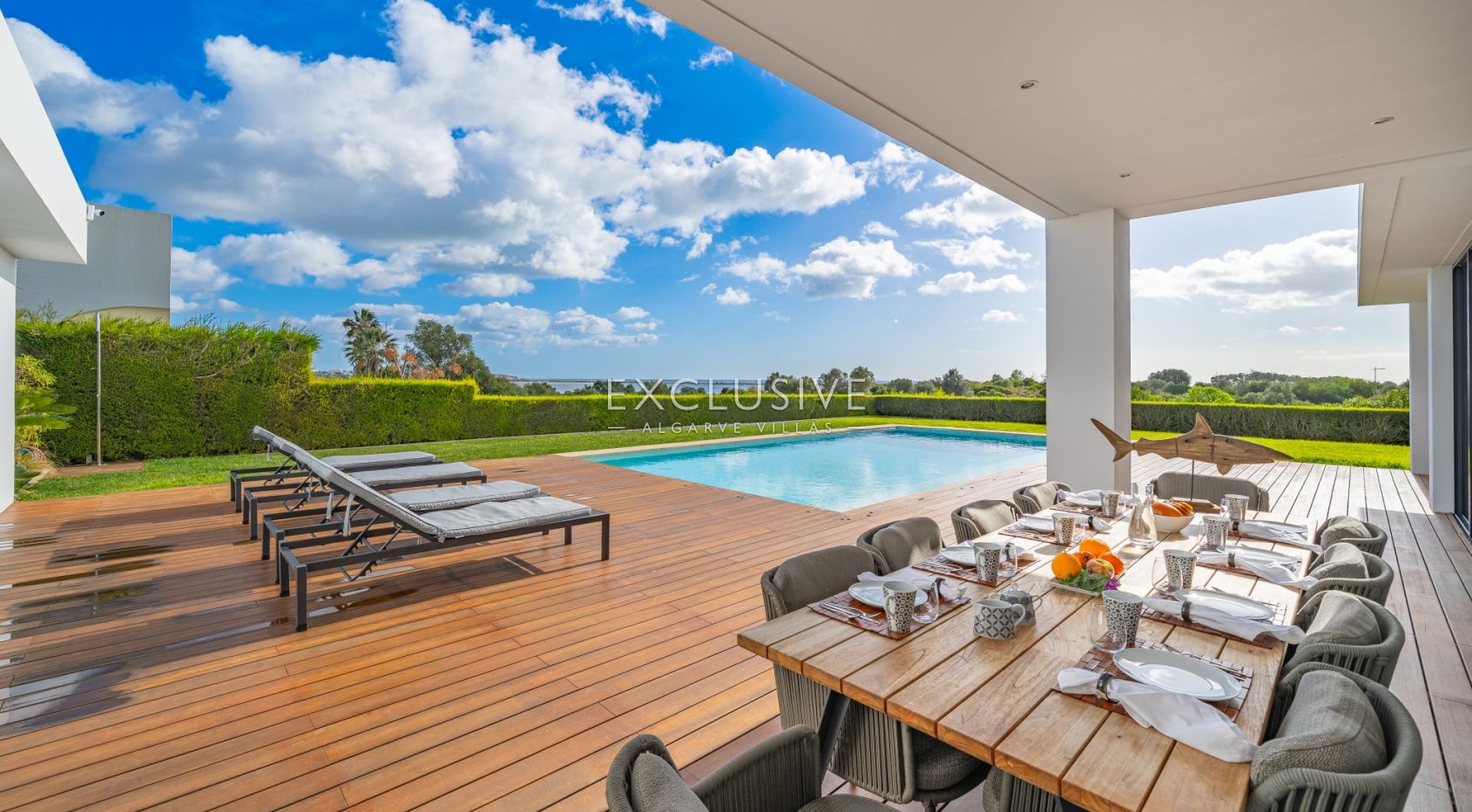 Elegant Villa with Exceptional Views & Direct Palmares Golf Access, Algarve