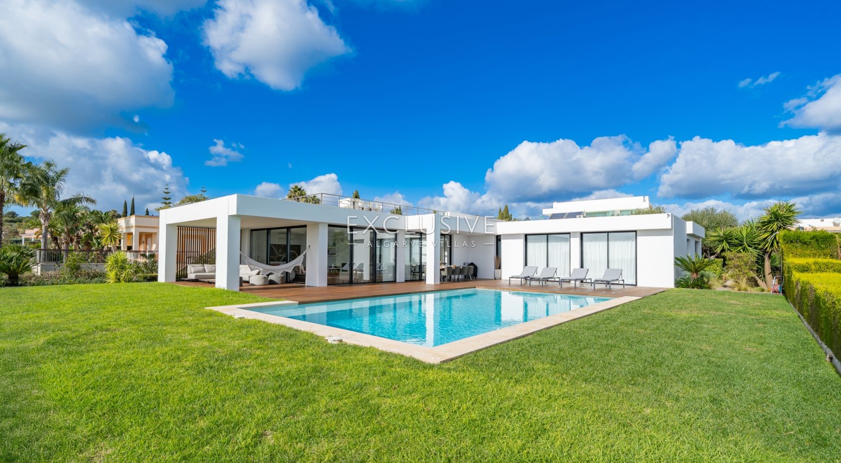 Elegant Villa with Exceptional Views & Direct Palmares Golf Access, Algarve