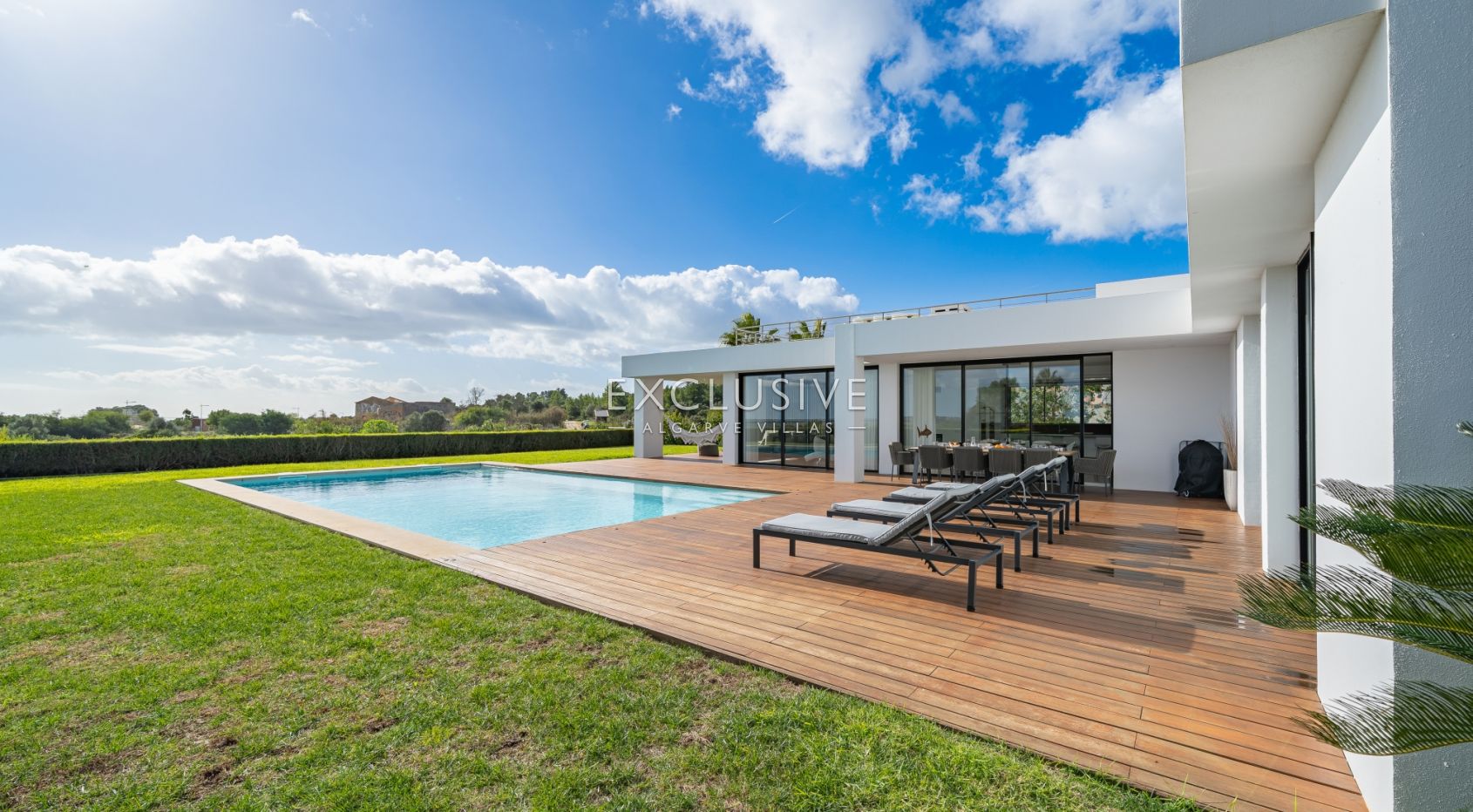 Elegant Villa with Exceptional Views & Direct Palmares Golf Access, Algarve
