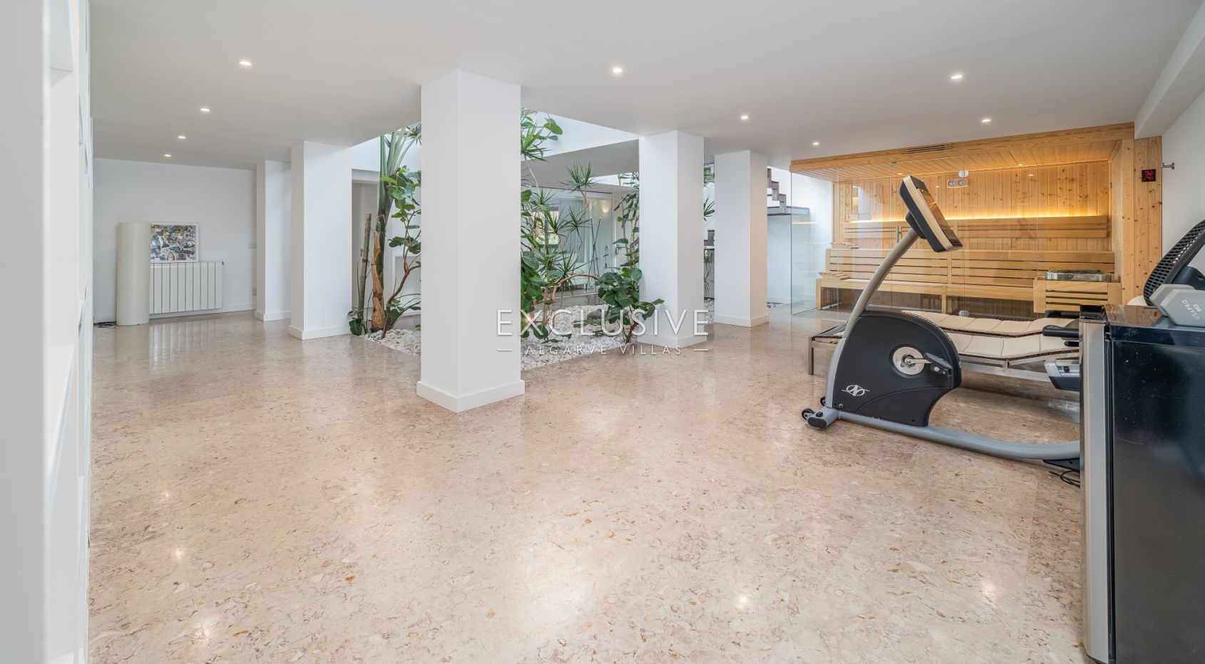 Elegant Villa with Exceptional Views & Direct Palmares Golf Access, Algarve
