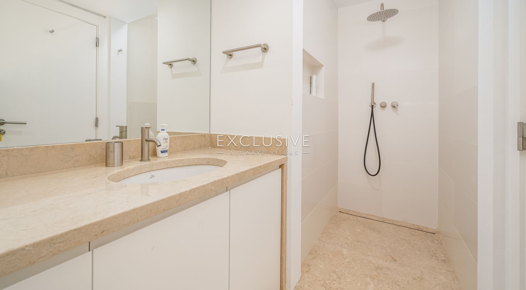 Elegant Villa with Exceptional Views & Direct Palmares Golf Access, Algarve