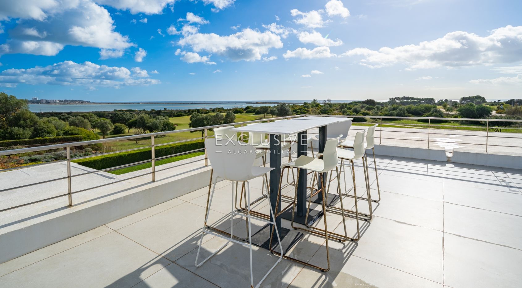 Elegant Villa with Exceptional Views & Direct Palmares Golf Access, Algarve