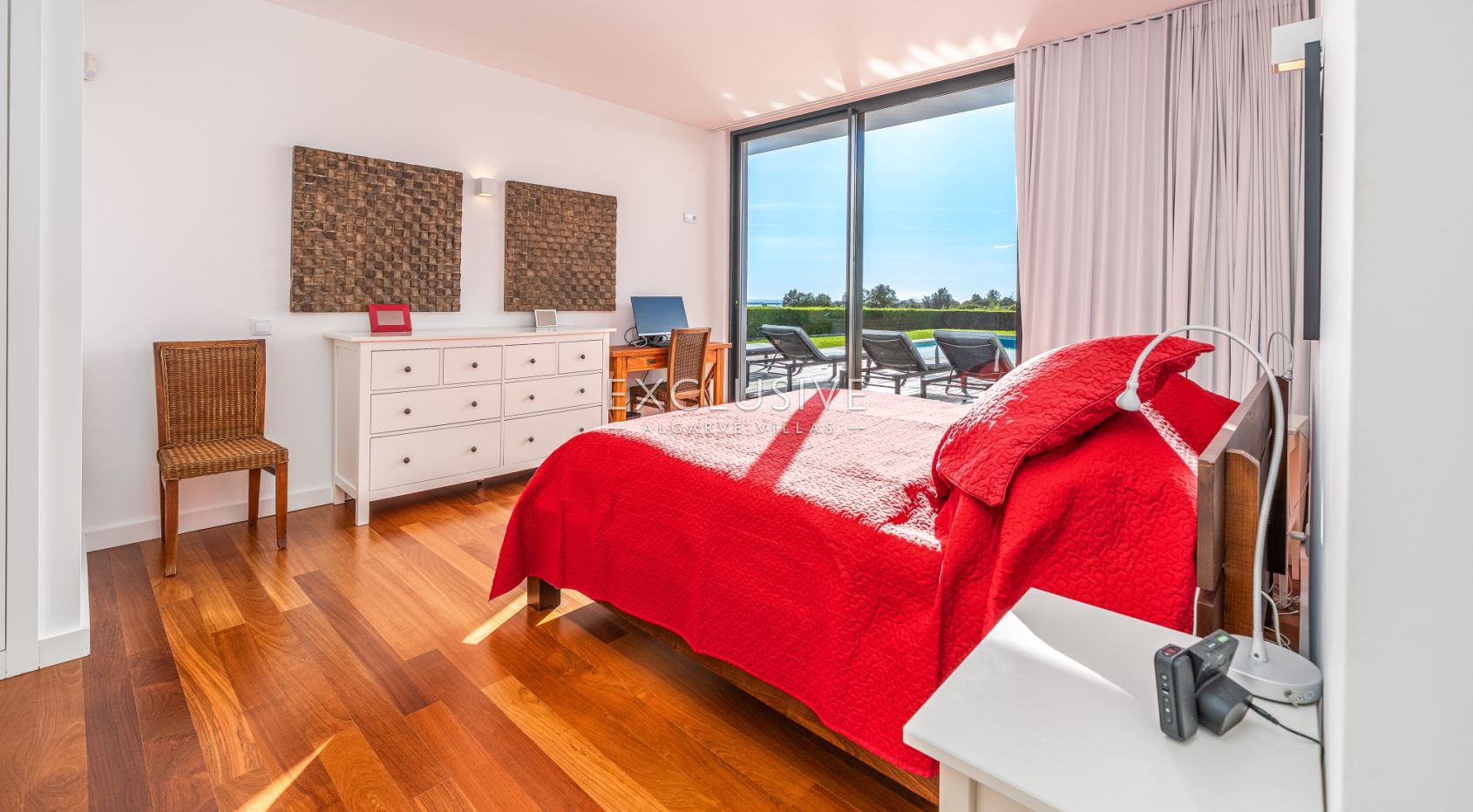Elegant Villa with Exceptional Views & Direct Palmares Golf Access, Algarve