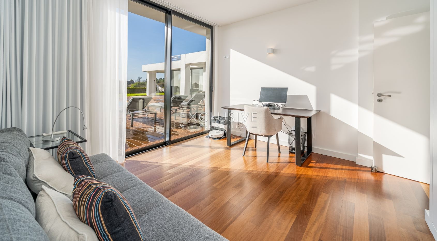 Elegant Villa with Exceptional Views & Direct Palmares Golf Access, Algarve