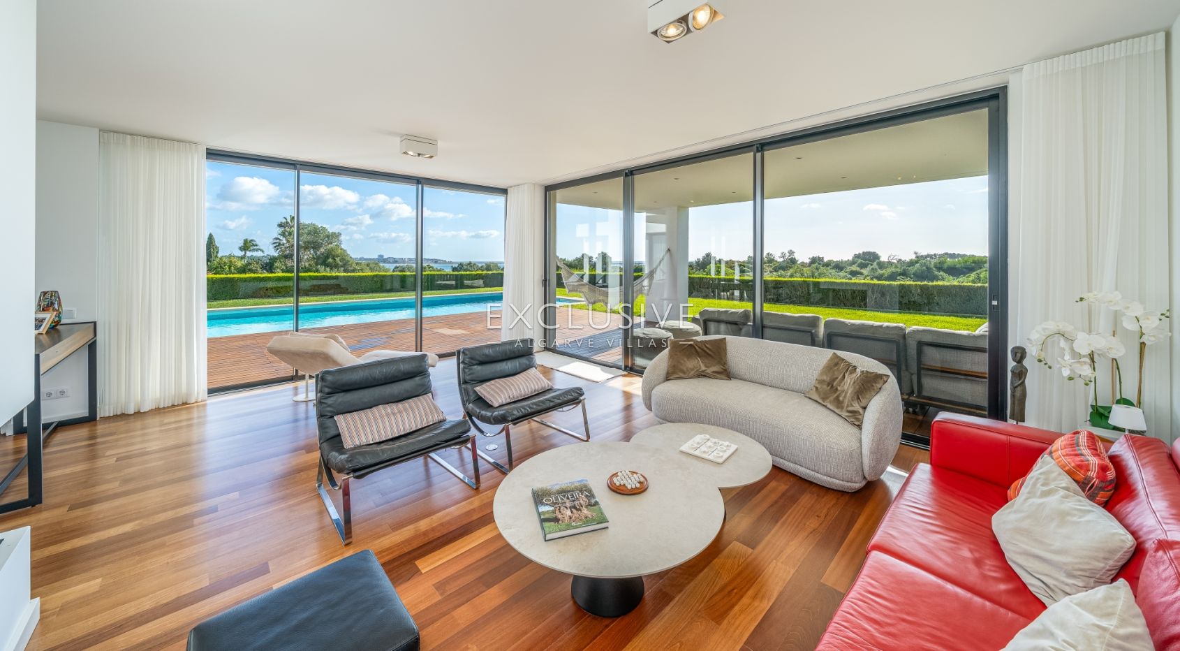 Elegant Villa with Exceptional Views & Direct Palmares Golf Access, Algarve