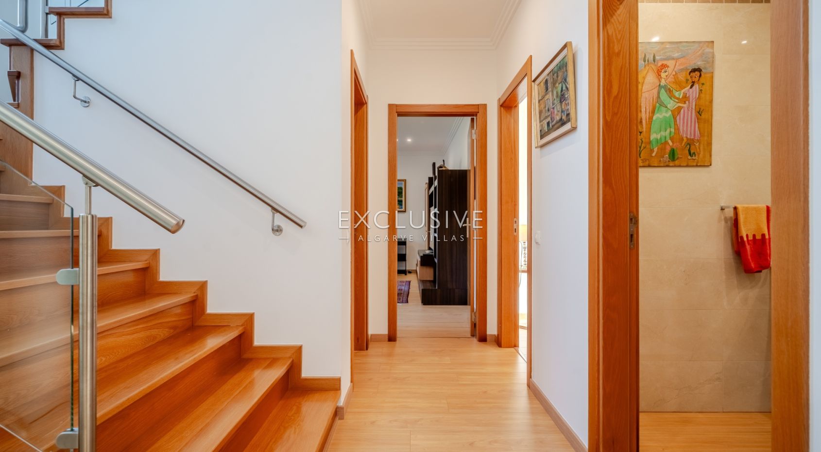 Luxury 5 bedroom villa with sea views near Santa Barbara de Nexe
