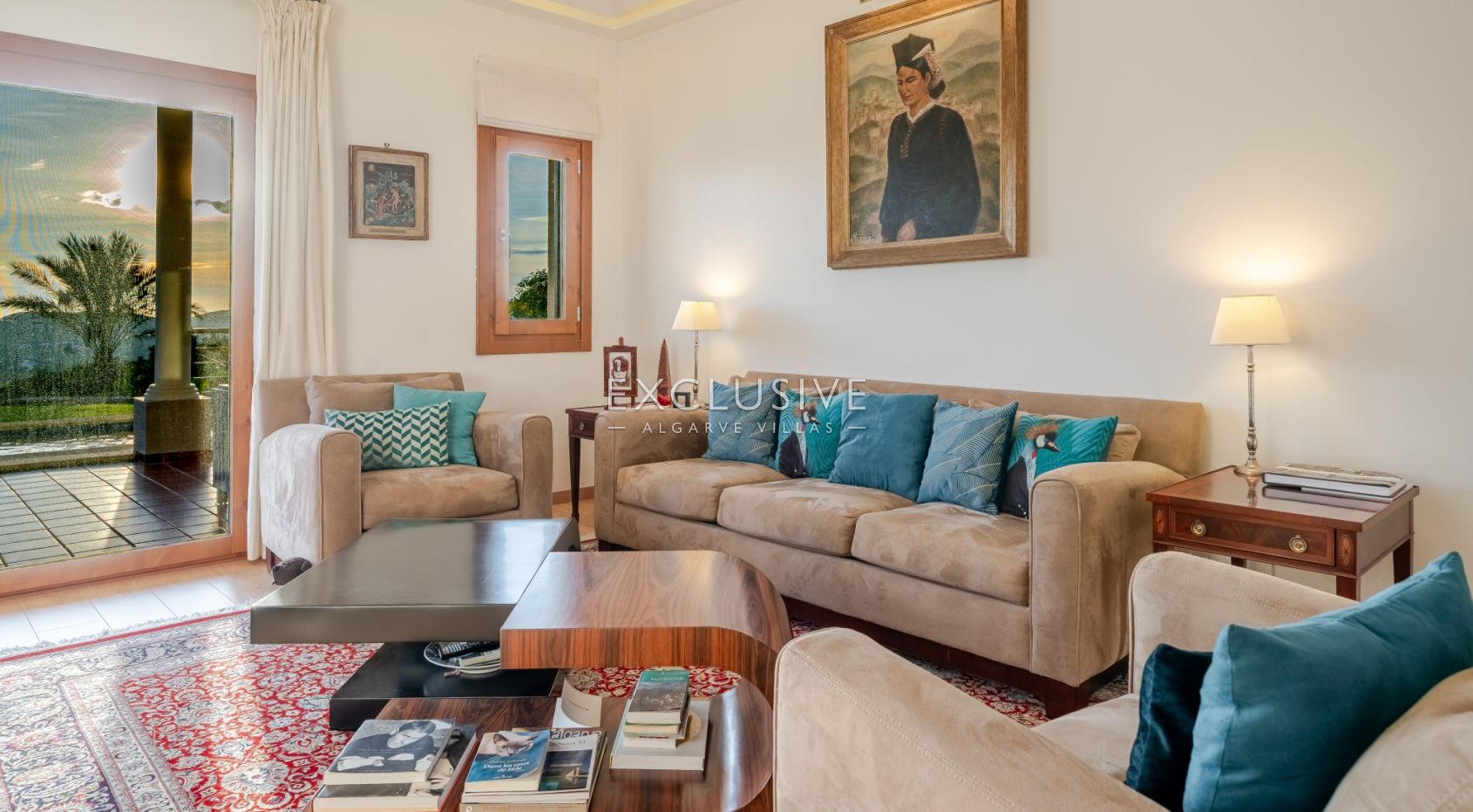 Luxury 5 bedroom villa with sea views near Santa Barbara de Nexe