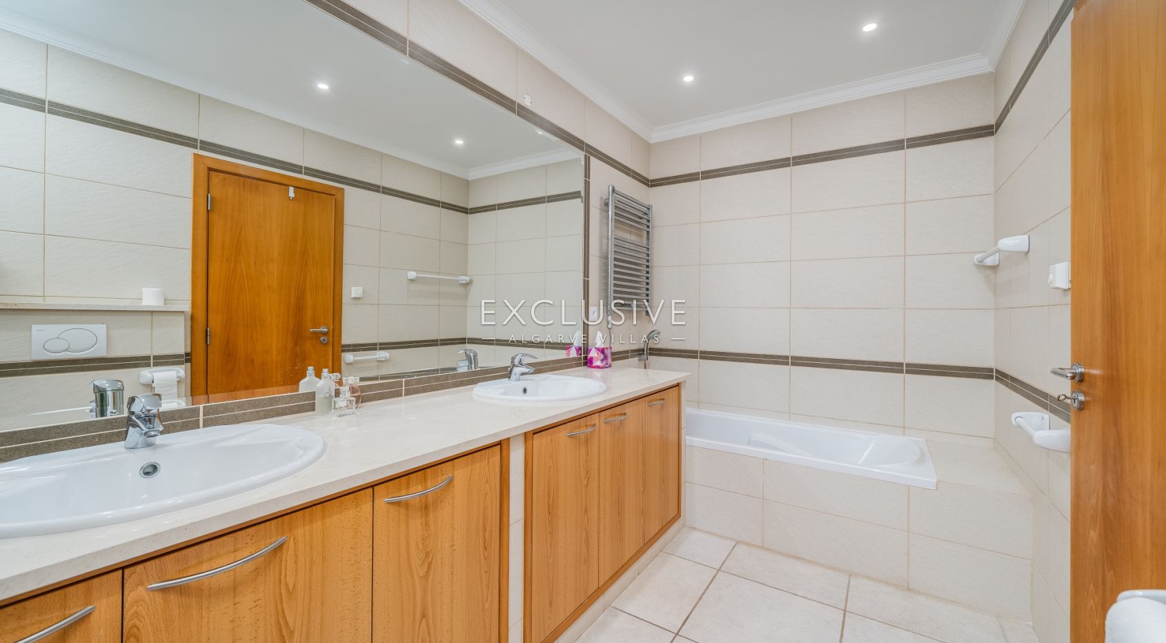 Luxury Sea View Villa in Praia da Luz, Western Algarve