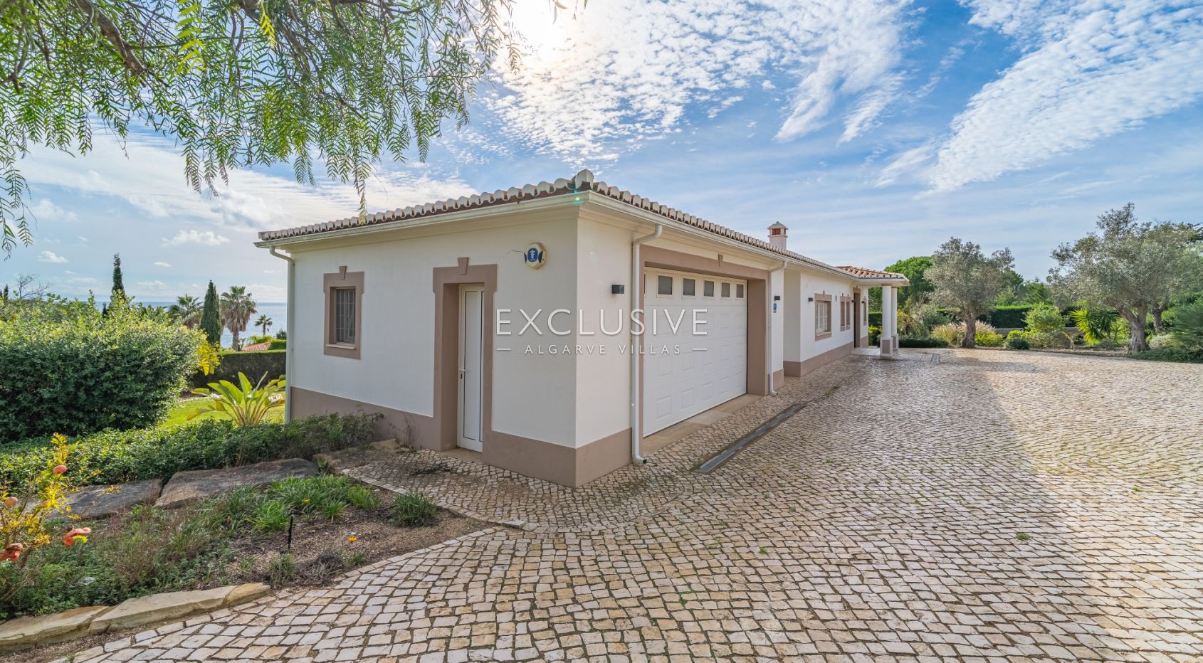 Luxury Sea View Villa in Praia da Luz, Western Algarve
