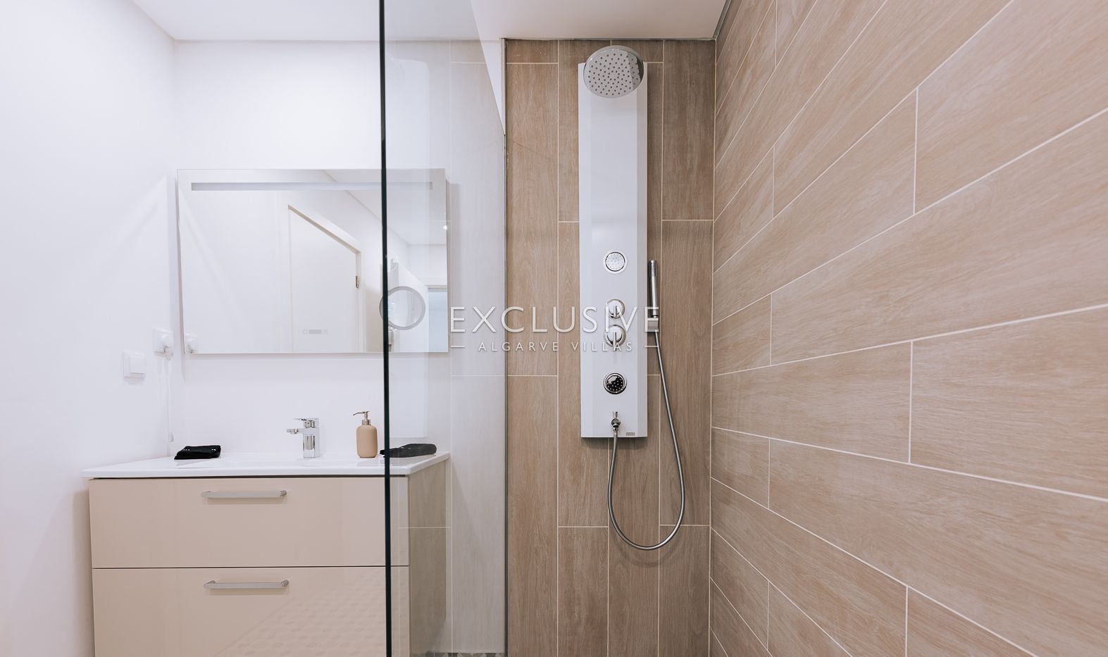 Buy a Modern Two Bedroom Apartment in Central Faro, Algarve