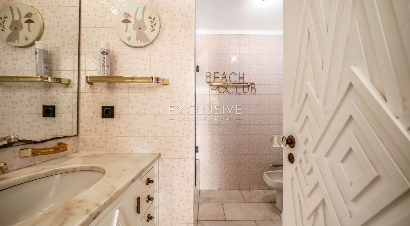 Buy a Landmark 6+2 Bedroom Residence in Albufeira