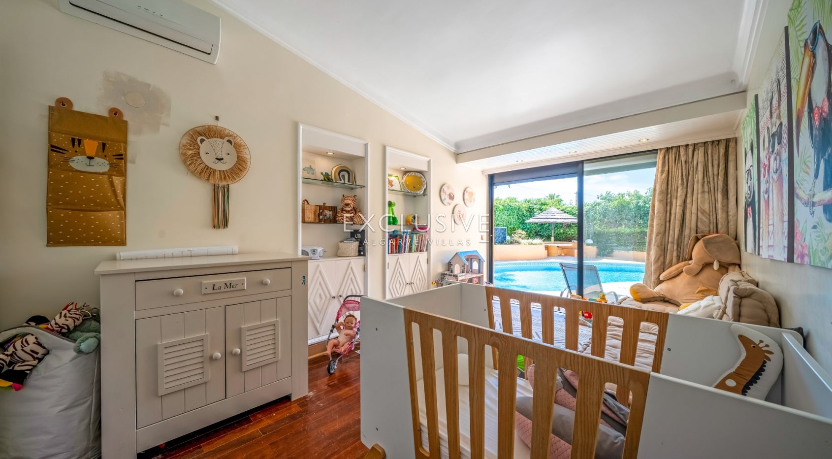 Buy a Landmark 6+2 Bedroom Residence in Albufeira