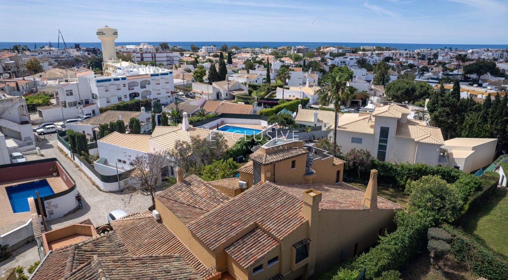 Buy a Landmark 6+2 Bedroom Residence in Albufeira