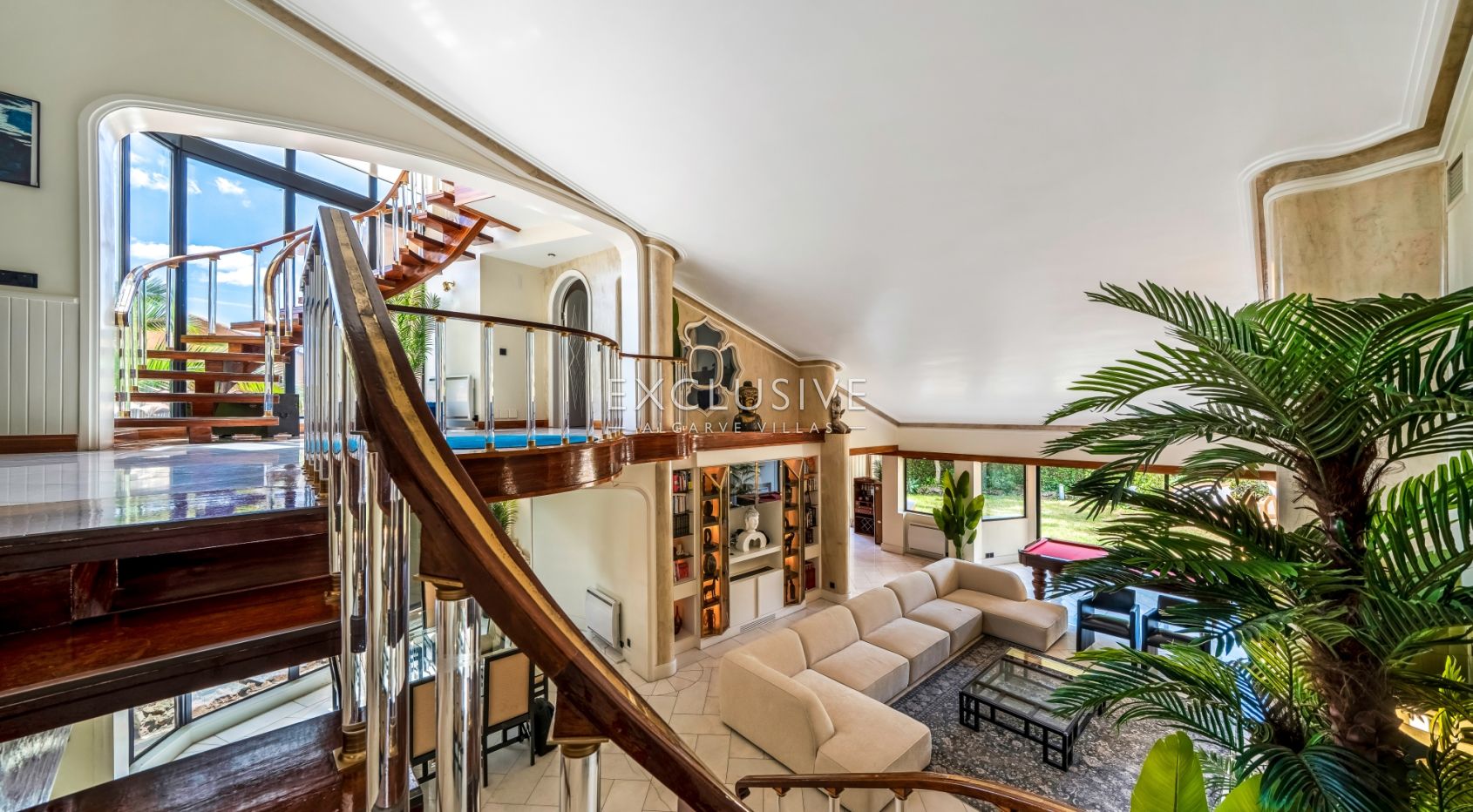 Buy a Landmark 6+2 Bedroom Residence in Albufeira