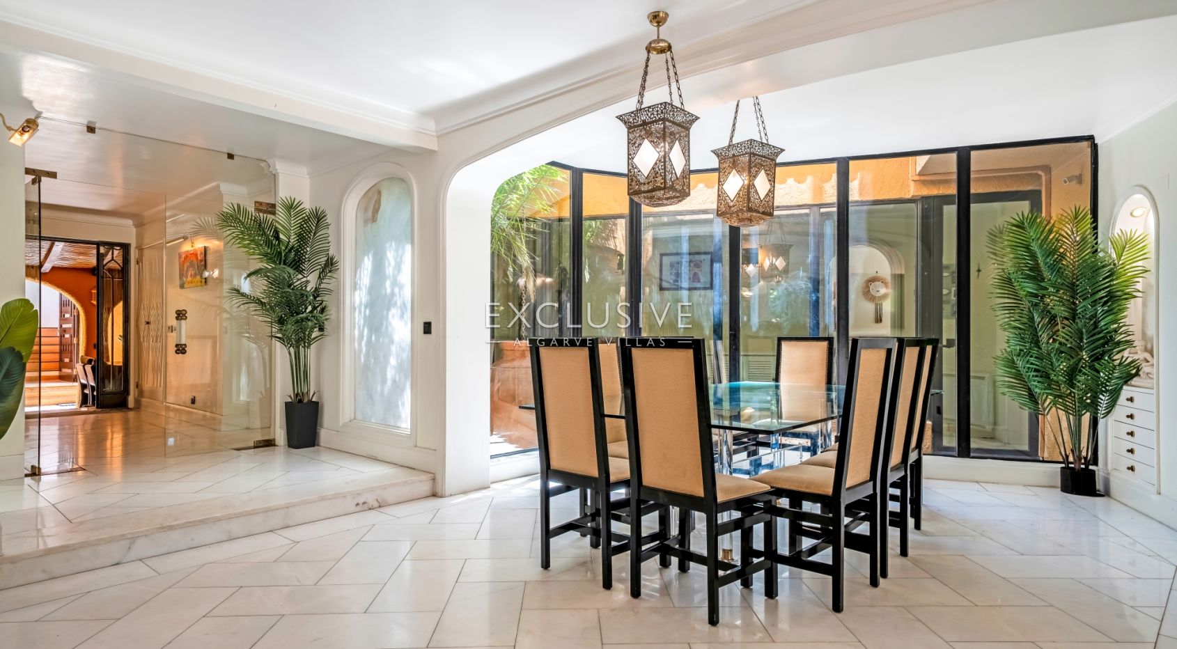 Buy a Landmark 6+2 Bedroom Residence in Albufeira