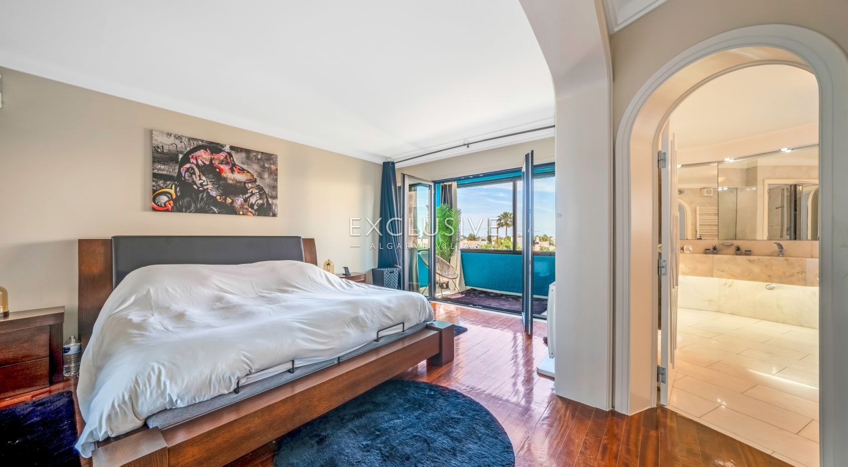 Buy a Landmark 6+2 Bedroom Residence in Albufeira