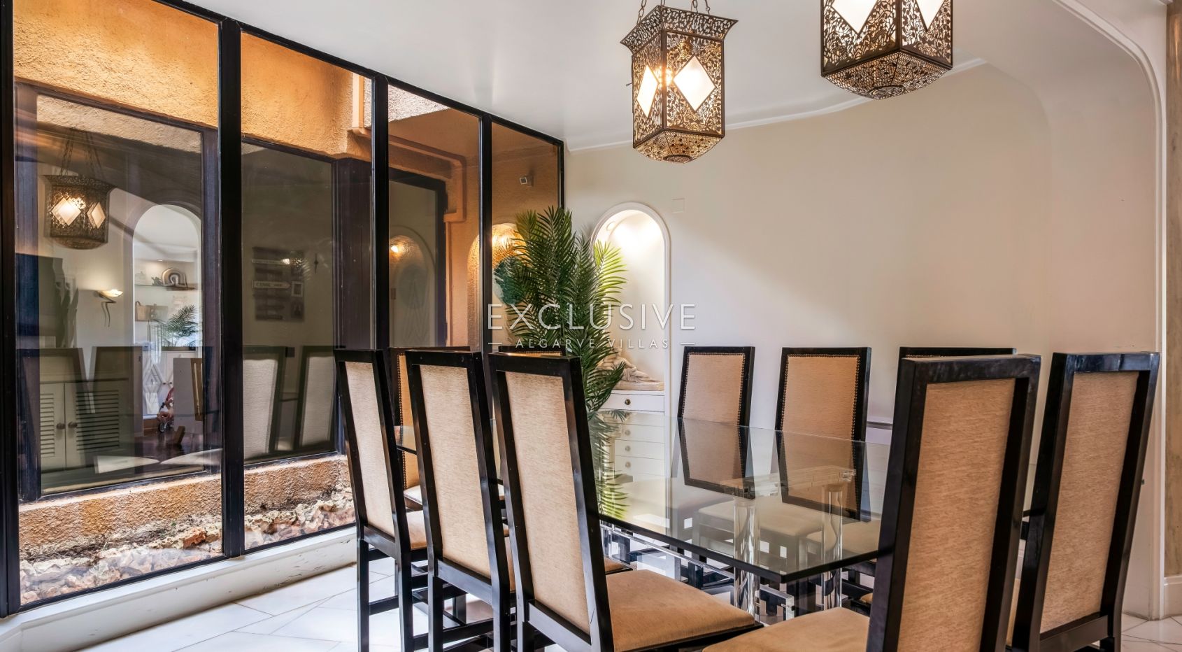 Buy a Landmark 6+2 Bedroom Residence in Albufeira