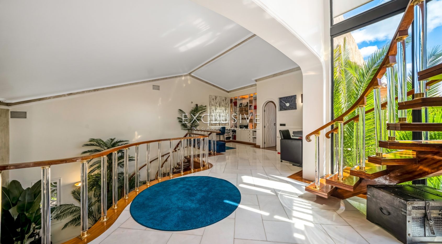 Buy a Landmark 6+2 Bedroom Residence in Albufeira