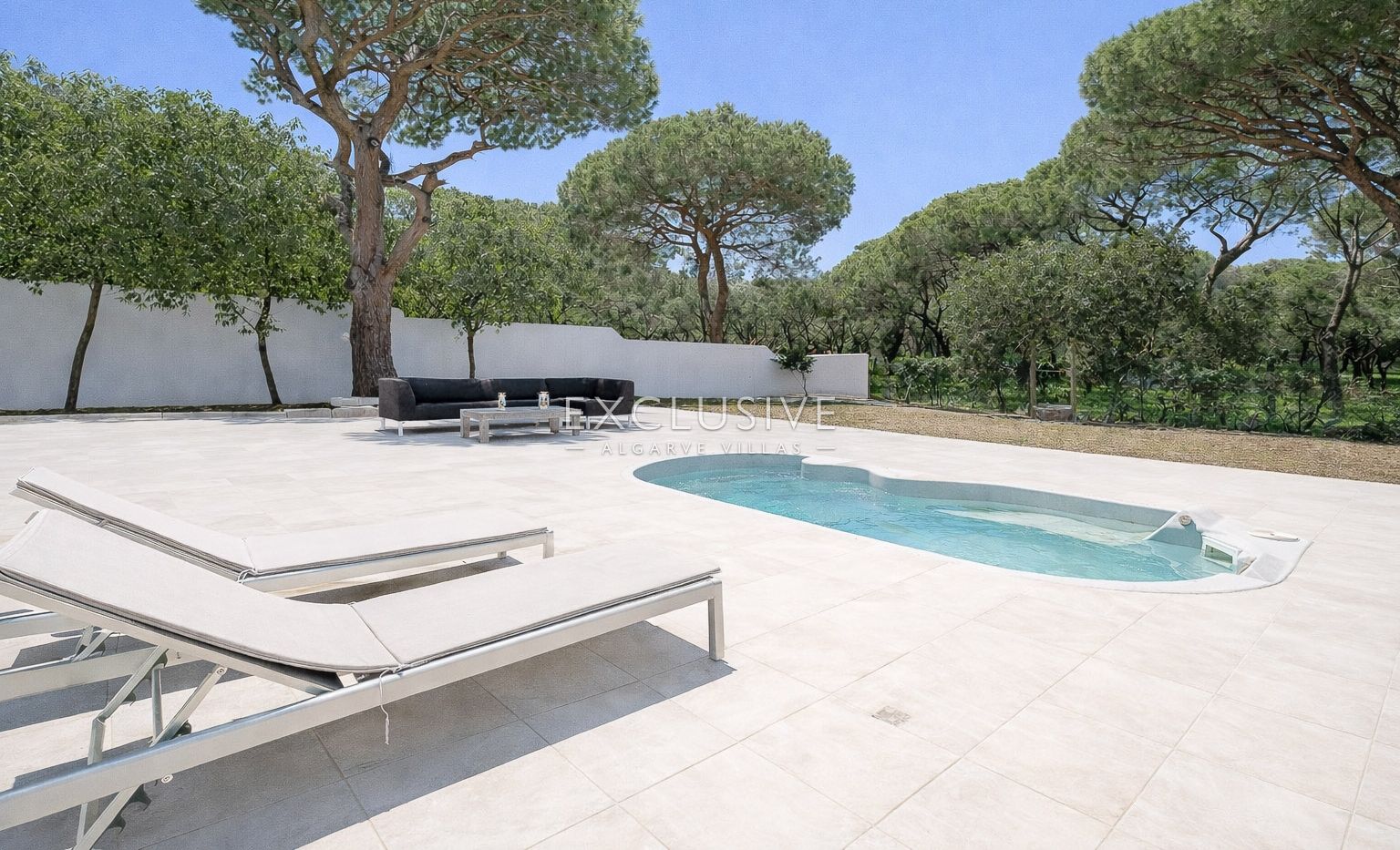 Villa near the beach Quarteira, Golden Triangle