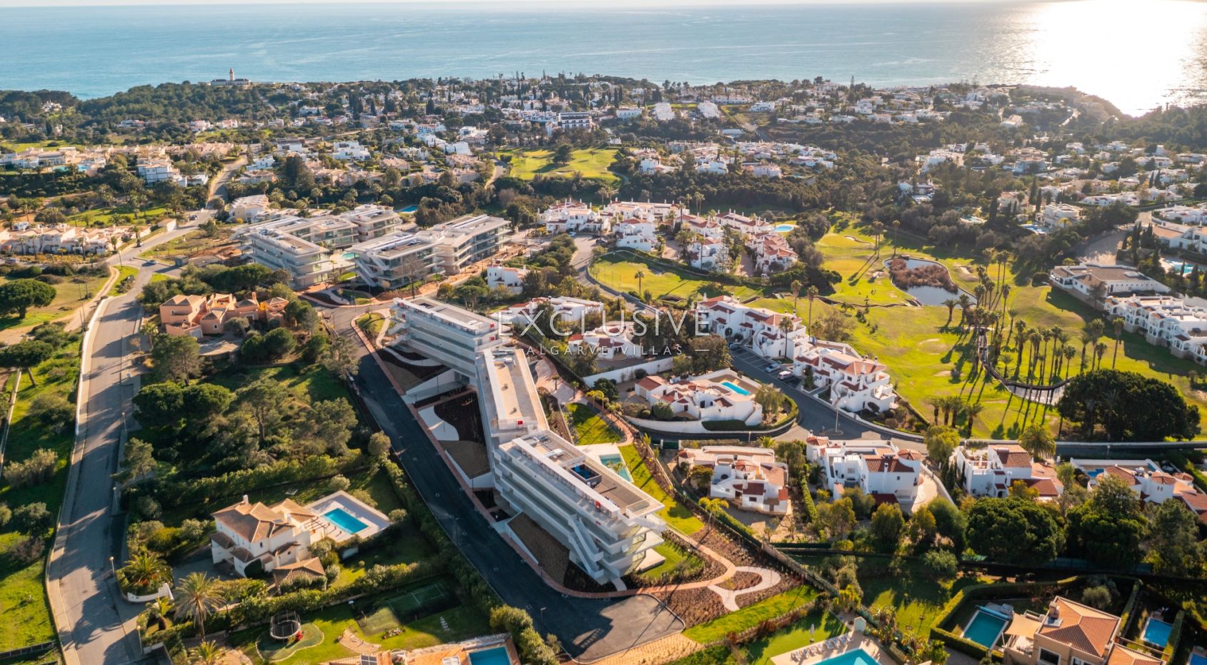 3 bedroom top floor penthouse with sea views in Carvoeiro, West Algarve