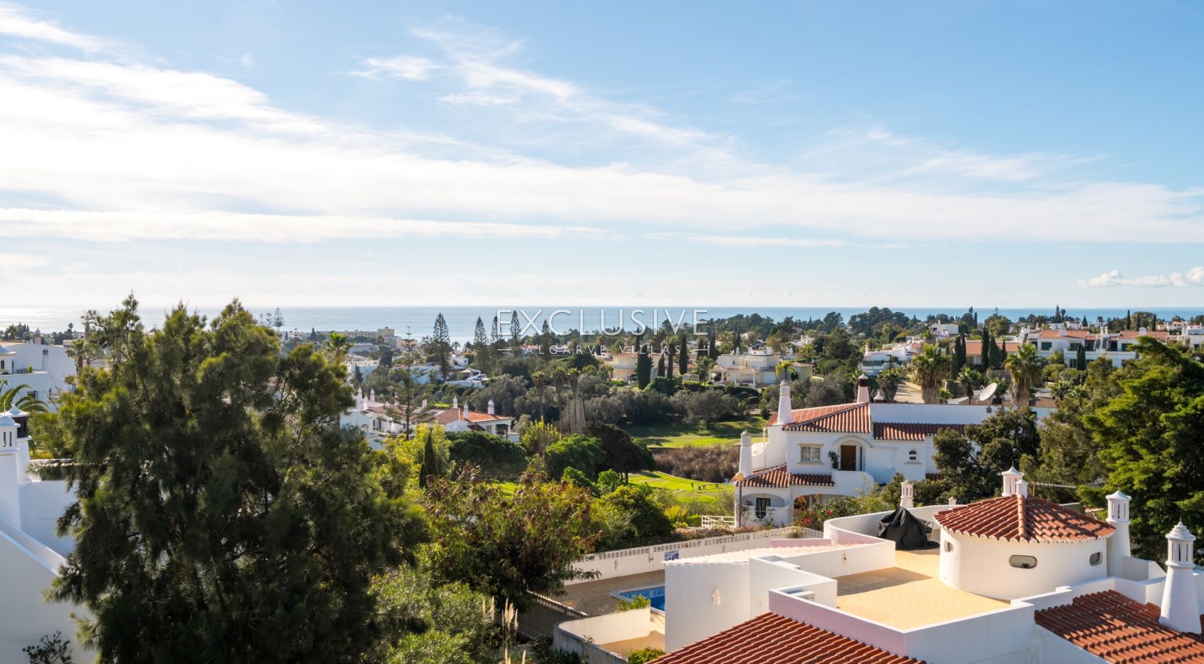 3 bedroom top floor penthouse with sea views in Carvoeiro, West Algarve