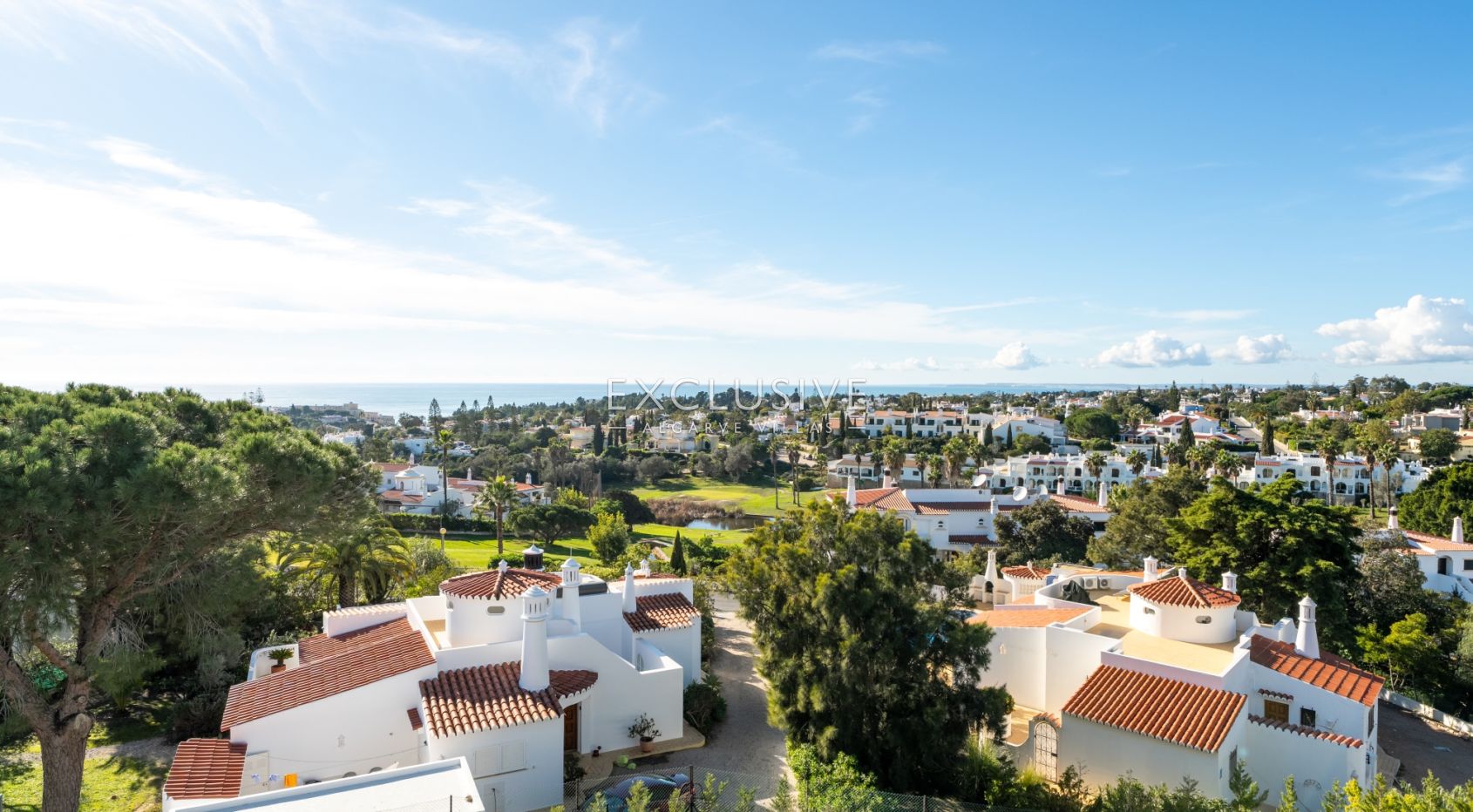 3 bedroom top floor penthouse with sea views in Carvoeiro, West Algarve