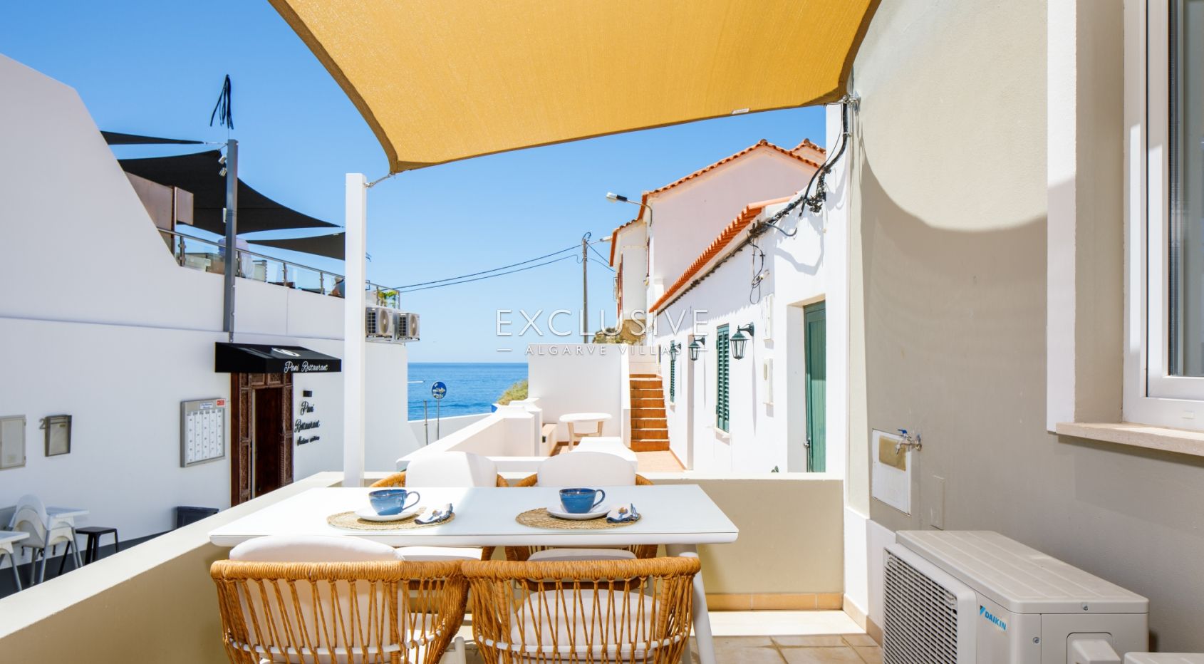 Investment opportunity - 4 beach studio apartments Praia do Carvoeiro, Algarve