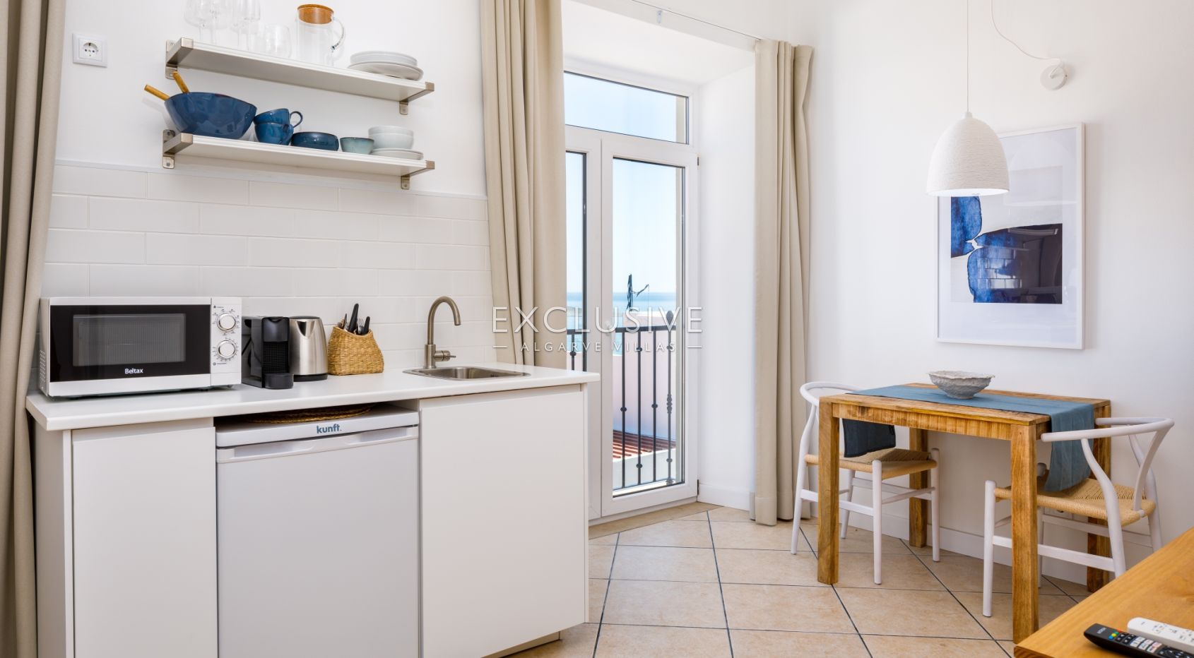 Investment opportunity - 4 beach studio apartments Praia do Carvoeiro, Algarve