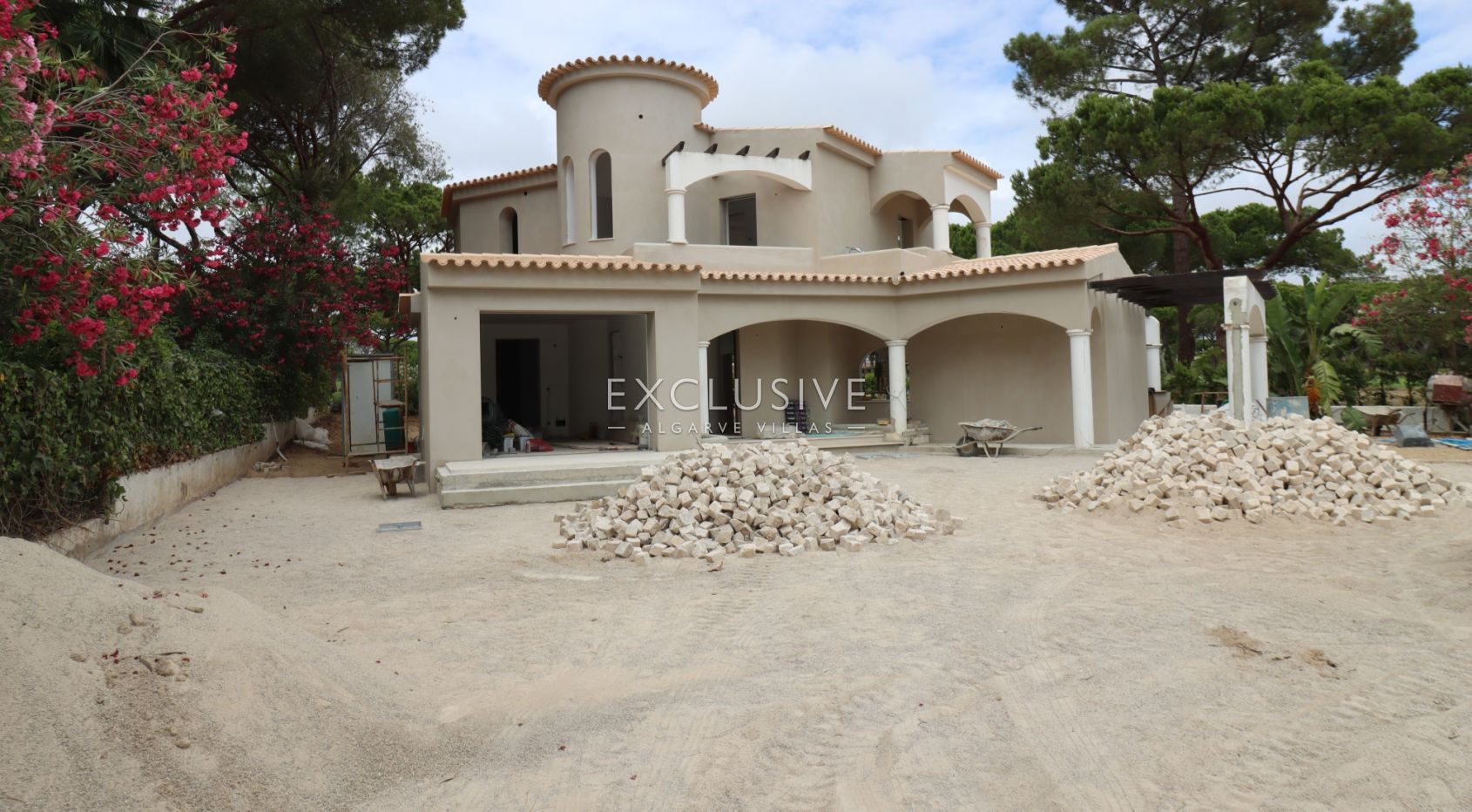 4 Bedroom golf facing villa in Vilamoura, Algarve