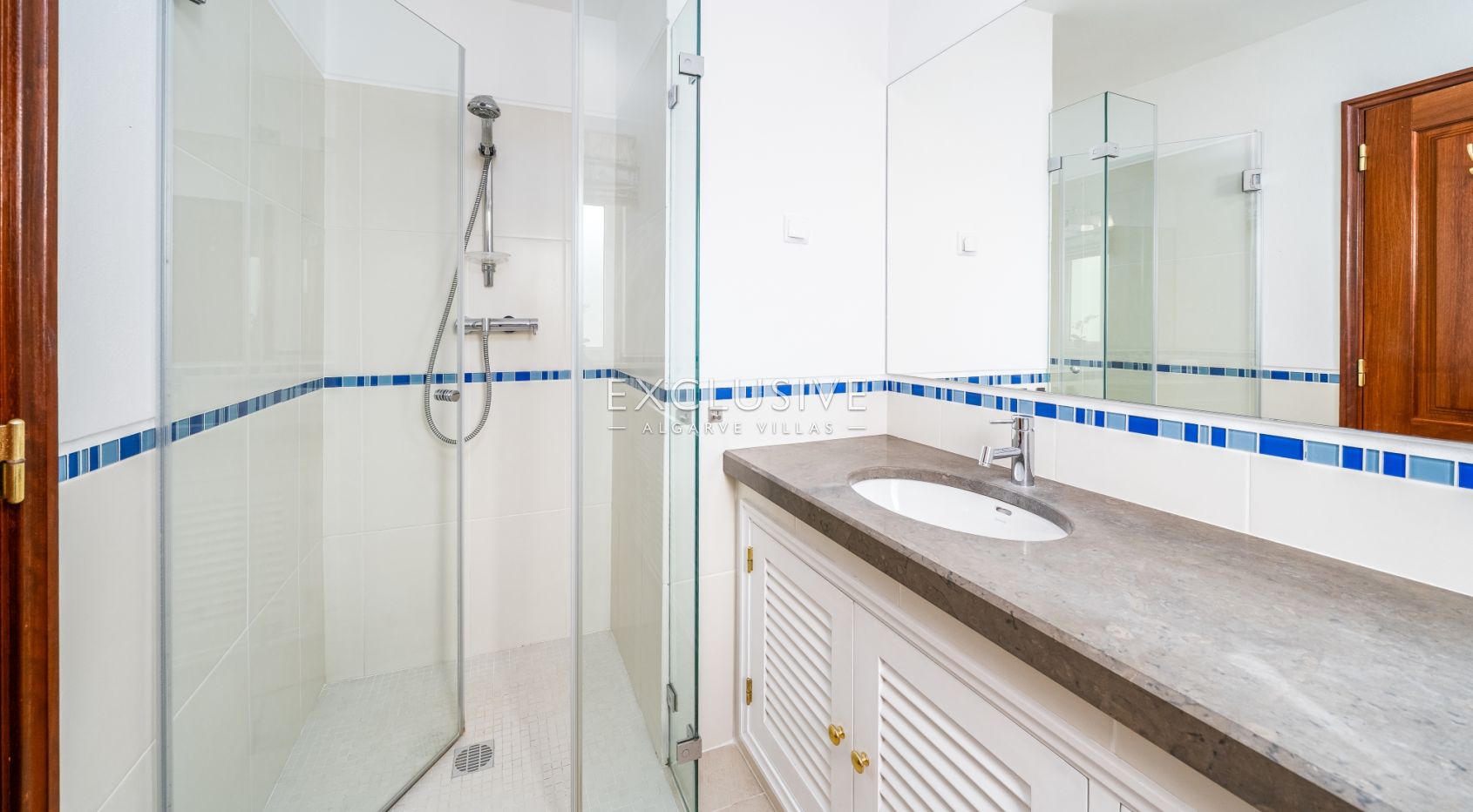 Four bedroom villa with excelent sea views in Praia da Luz