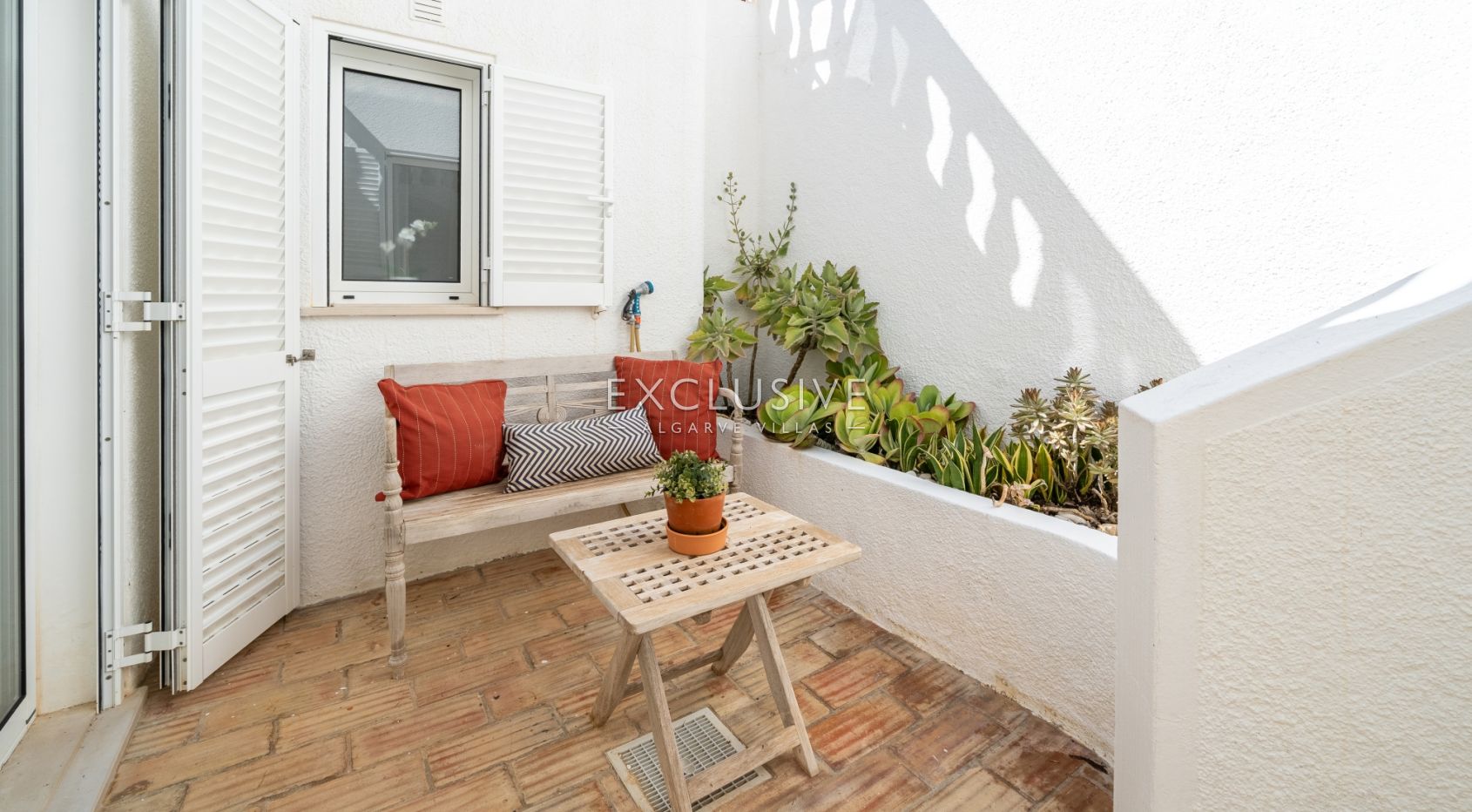 Four bedroom villa with excelent sea views in Praia da Luz