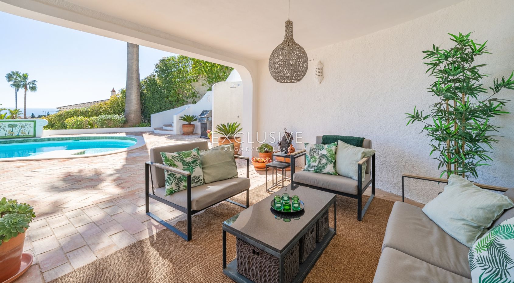 Four bedroom villa with excelent sea views in Praia da Luz