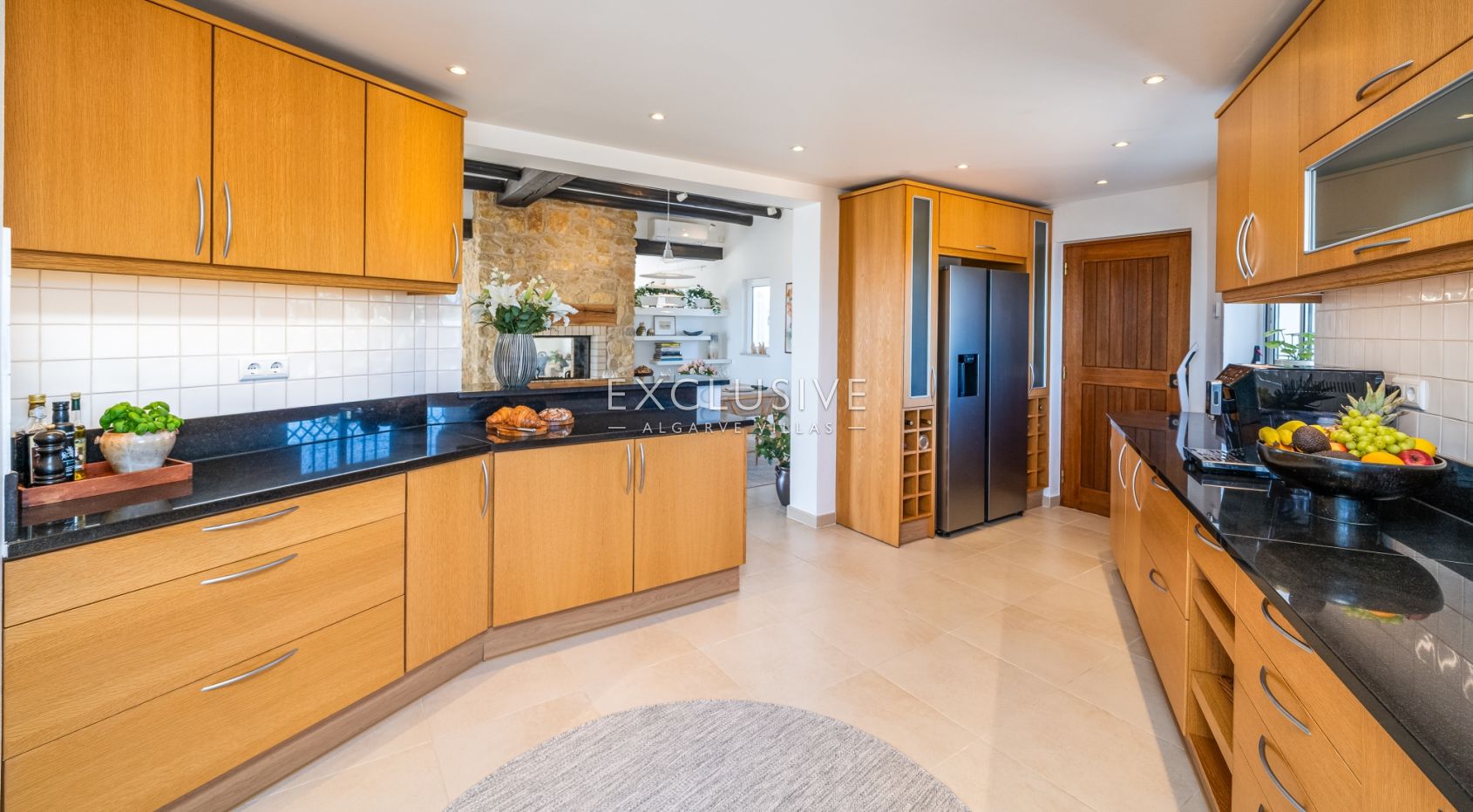Four bedroom villa with excelent sea views in Praia da Luz