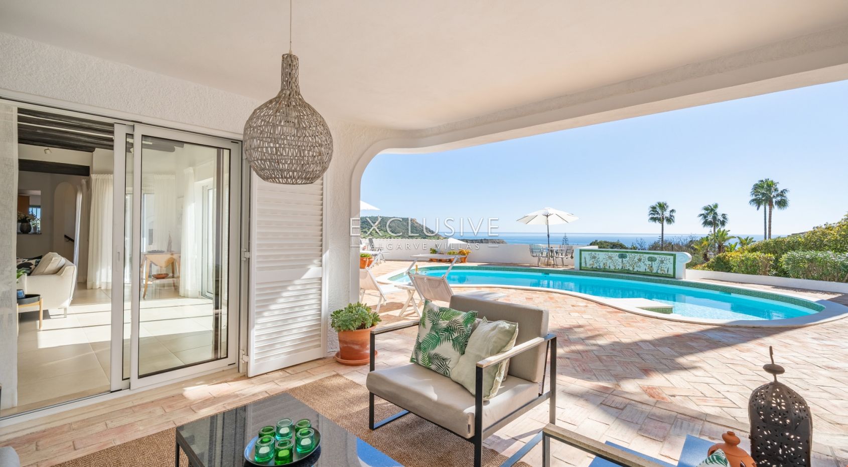 Four bedroom villa with excelent sea views in Praia da Luz