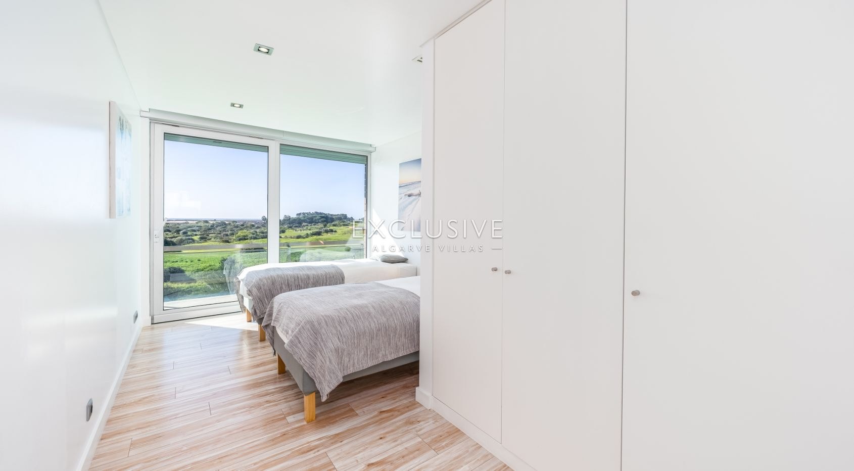 Contemporary villa overlooking Palmares golf course, the Meia Praia and Alvor Estuary